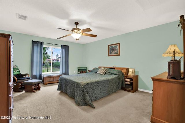 9086 Manchester Street, Spring Hill, FL 34606