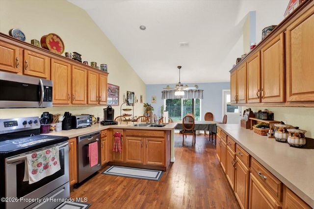 9086 Manchester Street, Spring Hill, FL 34606