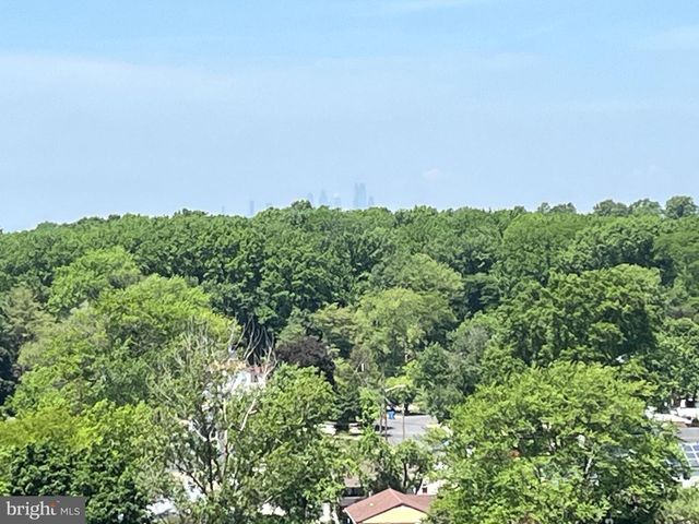 1108 BARCLAY TOWERS PIKE E, Cherry Hill, NJ 08034