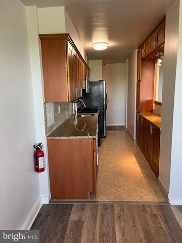1108 BARCLAY TOWERS PIKE E, Cherry Hill, NJ 08034