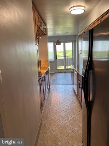 1108 BARCLAY TOWERS PIKE E, Cherry Hill, NJ 08034