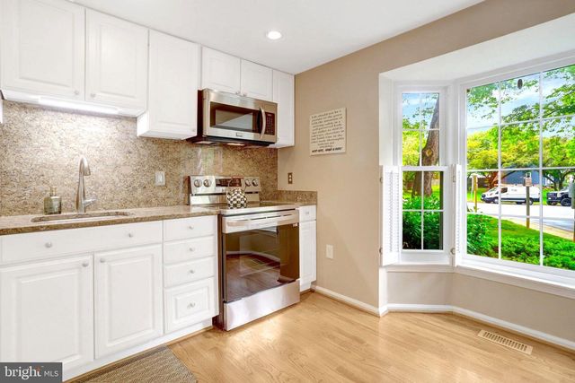 5731 WOOD MOUSE CT, Burke, VA 22015