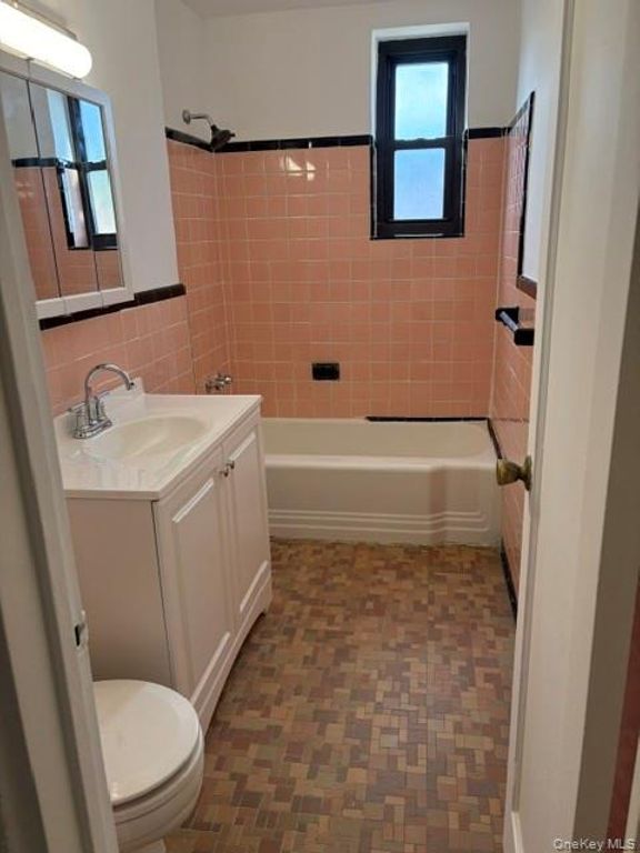 88-09 Northern blvd A104, Jackson Heights, NY 11369 — photo 5