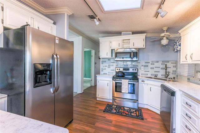 24805 PINE HILL, Leesburg, FL 34748