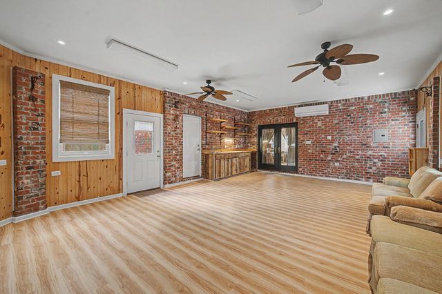 228 Lake Mechant Court, Houma, LA 70360