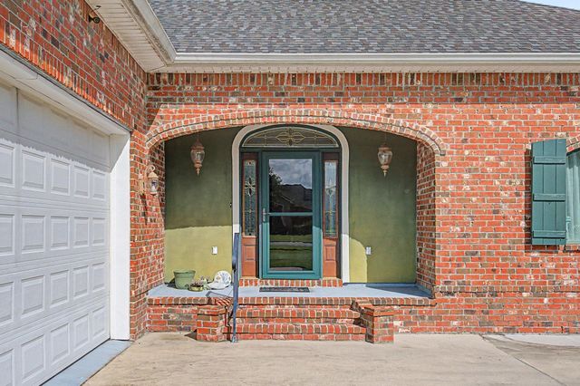 228 Lake Mechant Court, Houma, LA 70360