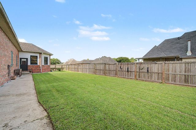 228 Lake Mechant Court, Houma, LA 70360