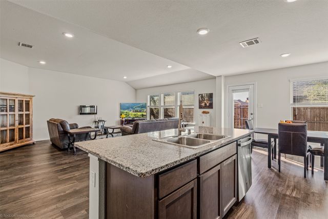 1901 Yale Street, Farmersville, TX 75442