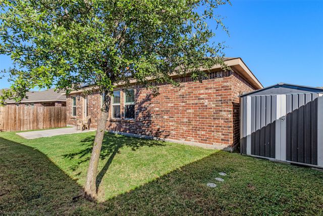1901 Yale Street, Farmersville, TX 75442