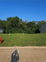 6318 Valley Ranch Drive, Maple Heights, OH 44137