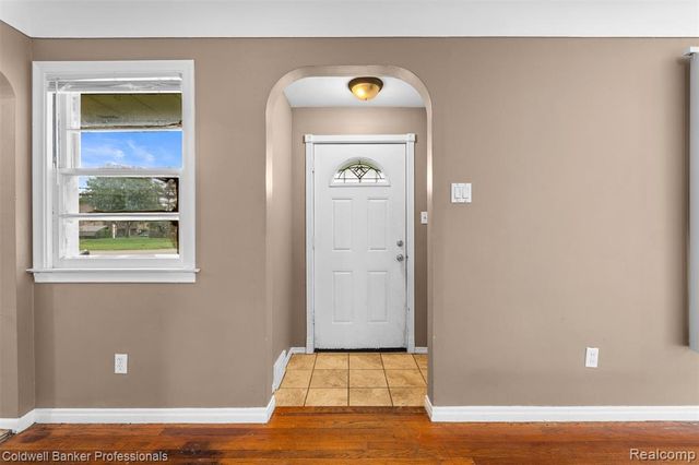 29715 Utica Road, Roseville, MI 48066