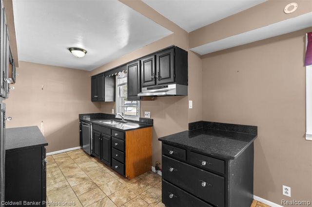 29715 Utica Road, Roseville, MI 48066