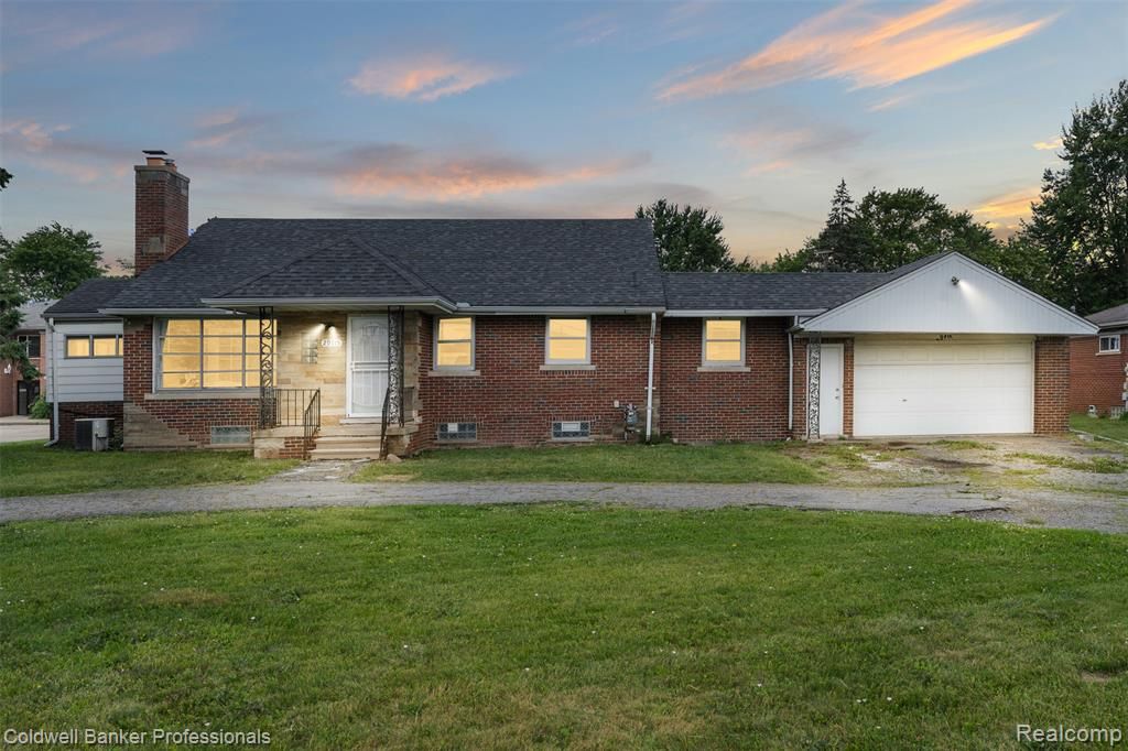 29715 Utica Road, Roseville, MI 48066