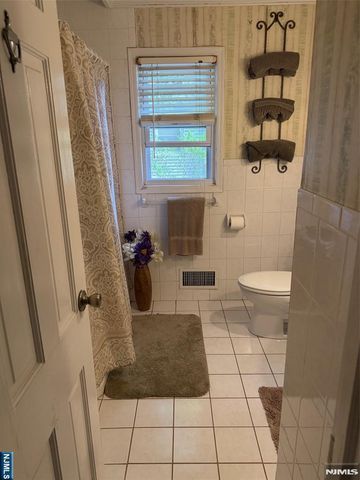 7 Sussex Road, Tenafly, NJ 07670