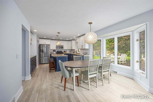 2507 Ridgecroft Avenue, Grand Rapids, MI 49546