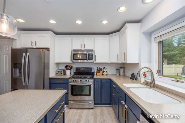 2507 Ridgecroft Avenue, Grand Rapids, MI 49546
