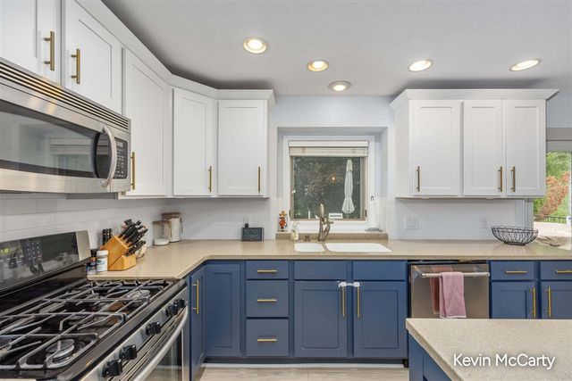2507 Ridgecroft Avenue, Grand Rapids, MI 49546