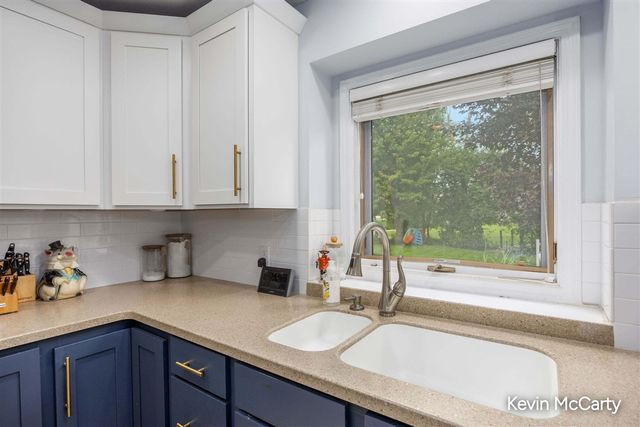 2507 Ridgecroft Avenue, Grand Rapids, MI 49546