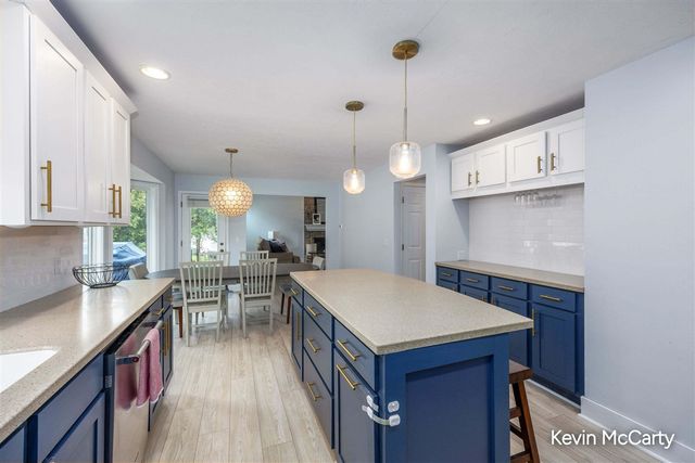 2507 Ridgecroft Avenue, Grand Rapids, MI 49546