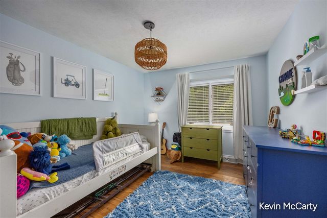 2507 Ridgecroft Avenue, Grand Rapids, MI 49546