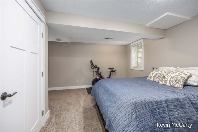 2507 Ridgecroft Avenue, Grand Rapids, MI 49546