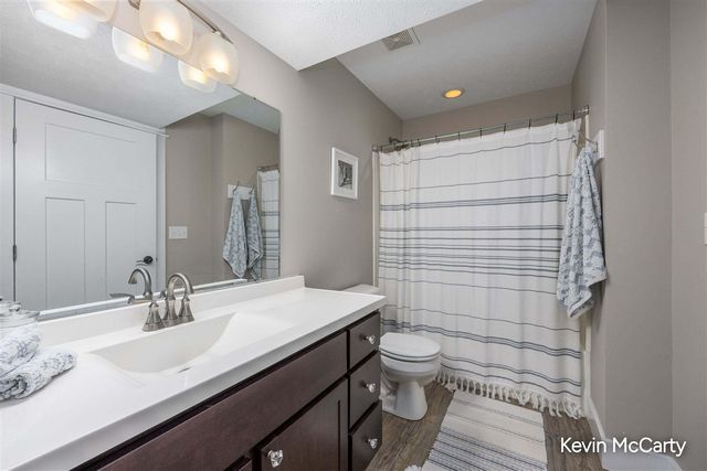 2507 Ridgecroft Avenue, Grand Rapids, MI 49546
