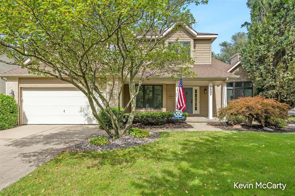2507 Ridgecroft Avenue, Grand Rapids, MI 49546
