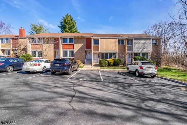 68 Chestnut Ct, Hillsborough Twp., NJ 08844