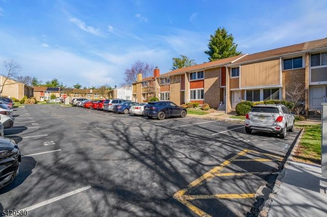 68 Chestnut Ct, Hillsborough Twp., NJ 08844