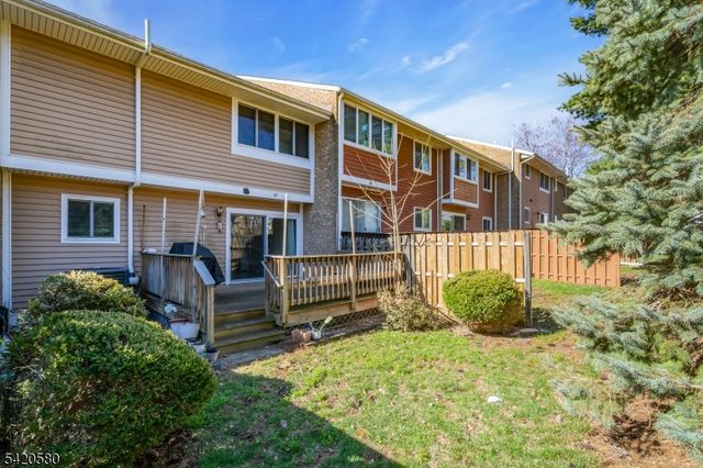 68 Chestnut Ct, Hillsborough Twp., NJ 08844