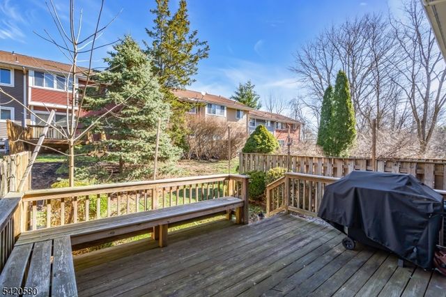 68 Chestnut Ct, Hillsborough Twp., NJ 08844