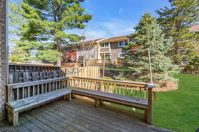 68 Chestnut Ct, Hillsborough Twp., NJ 08844