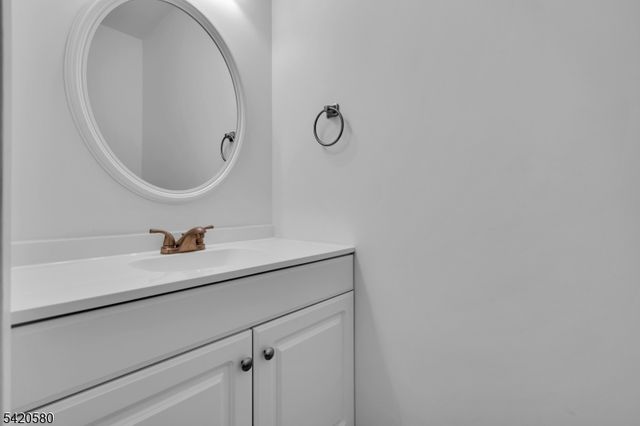 68 Chestnut Ct, Hillsborough Twp., NJ 08844