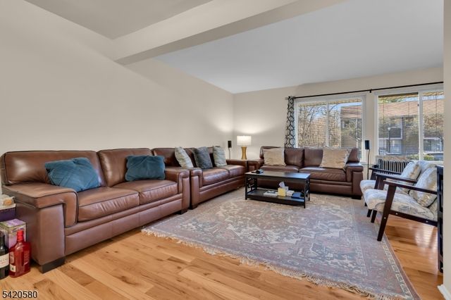 68 Chestnut Ct, Hillsborough Twp., NJ 08844