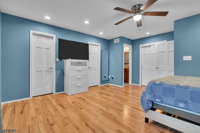 68 Chestnut Ct, Hillsborough Twp., NJ 08844