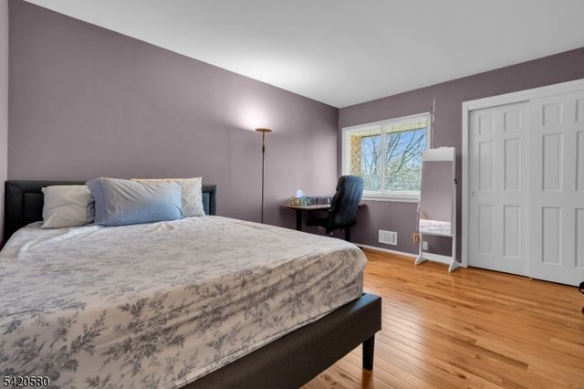 68 Chestnut Ct, Hillsborough Twp., NJ 08844