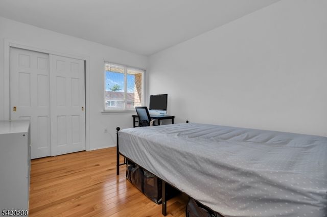 68 Chestnut Ct, Hillsborough Twp., NJ 08844