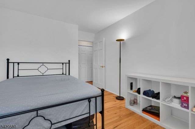 68 Chestnut Ct, Hillsborough Twp., NJ 08844