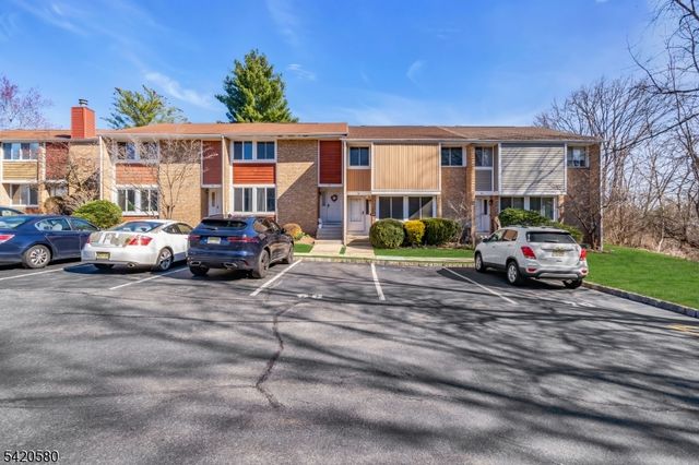 68 Chestnut Ct, Hillsborough Twp., NJ 08844