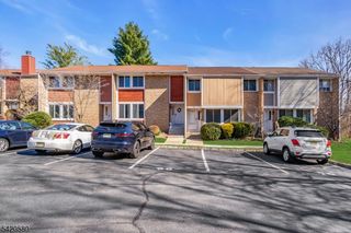 68 Chestnut Ct, Hillsborough Twp., NJ 08844