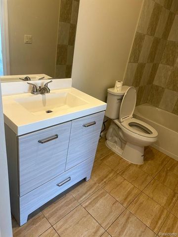 27860 Berrywood Lane 24, Farmington Hills, MI 48334