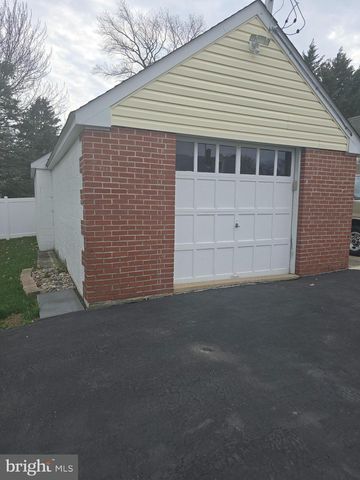 4110 NAAMANS CREEK RD, Upper Chichester, PA 19061