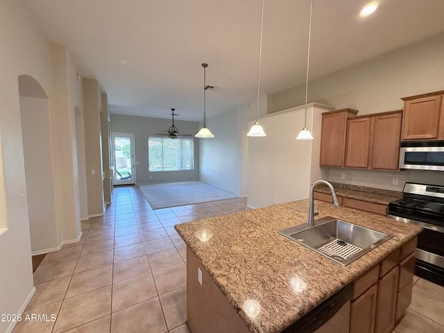 7310 E Mallory Circle, Mesa, AZ 85207