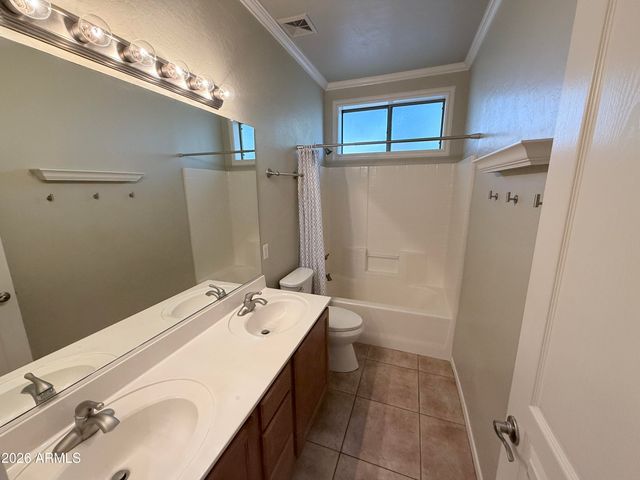 7310 E Mallory Circle, Mesa, AZ 85207