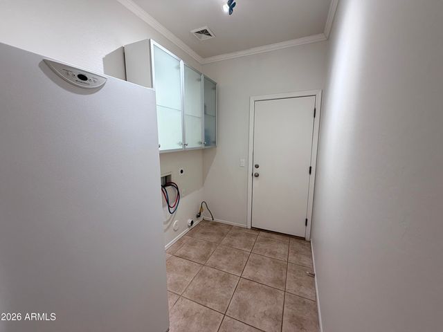 7310 E Mallory Circle, Mesa, AZ 85207