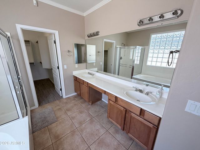 7310 E Mallory Circle, Mesa, AZ 85207