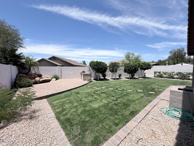7310 E Mallory Circle, Mesa, AZ 85207