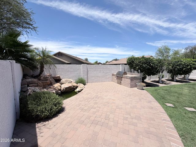 7310 E Mallory Circle, Mesa, AZ 85207