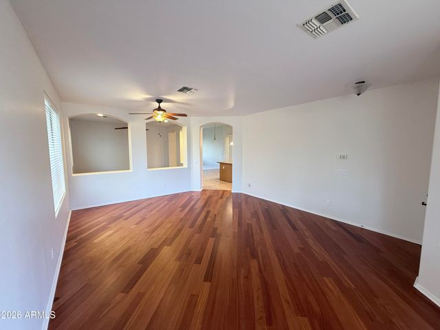 7310 E Mallory Circle, Mesa, AZ 85207