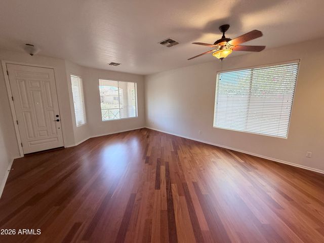 7310 E Mallory Circle, Mesa, AZ 85207